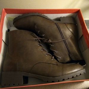 American Rag Womens Franie Leather Closed Toe Ankle Combat, Brown SM, Size 9.5 M